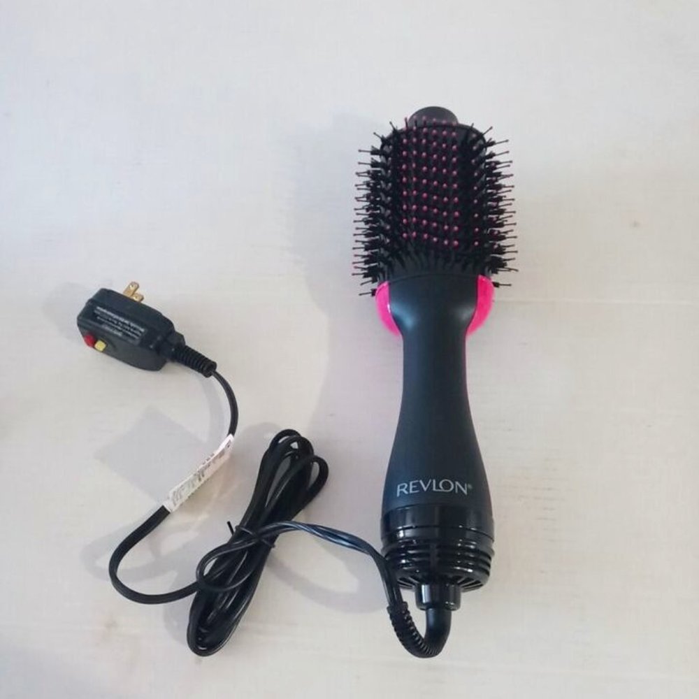 Revlon Pro Collection Salon One-step Hair Dryer and Volumizer (RVDR5222)